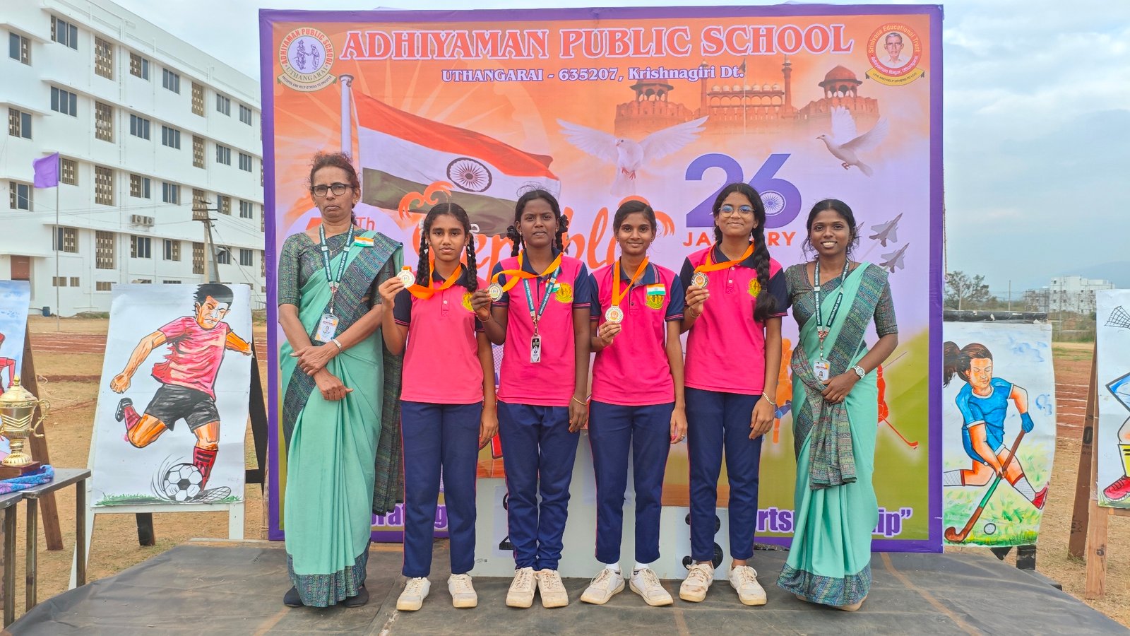 RELAY GIRLS RUNNER UP