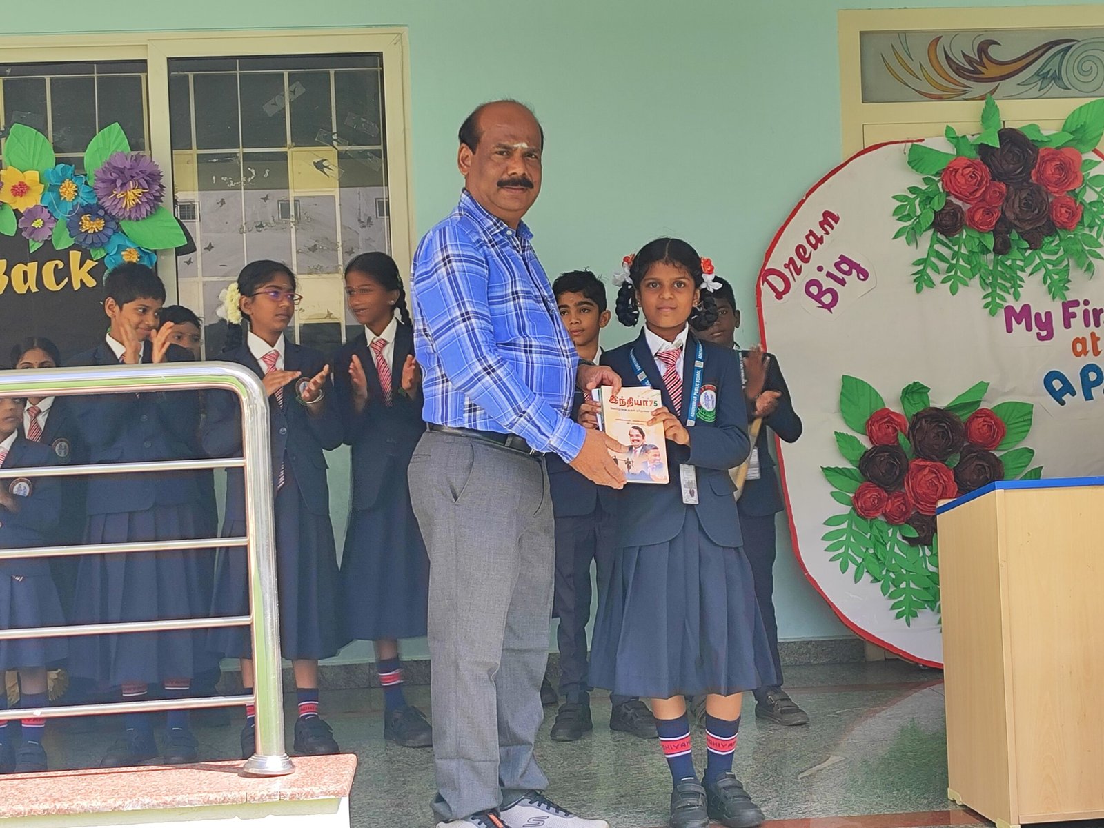 class library book distribution (17)